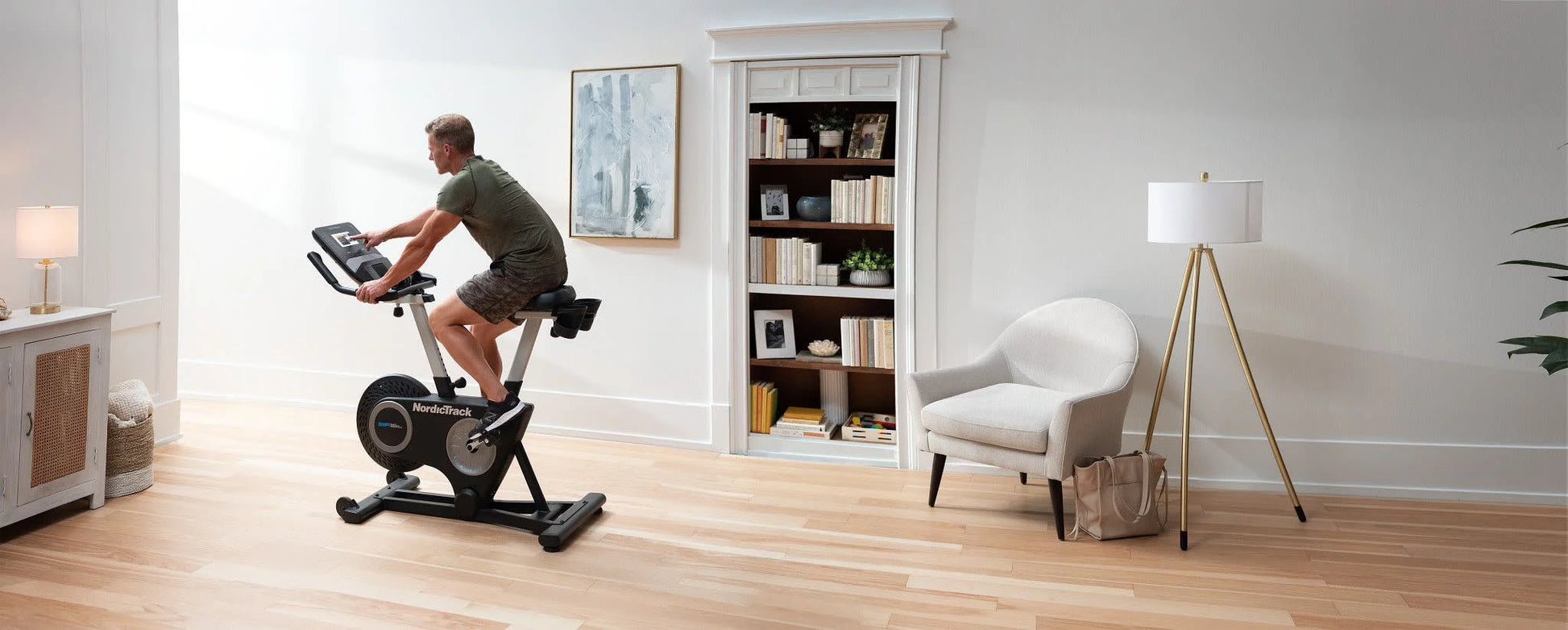 Studio Bike with 7” Smart HD Touchscreen and 30-Day Ifit Family Membership