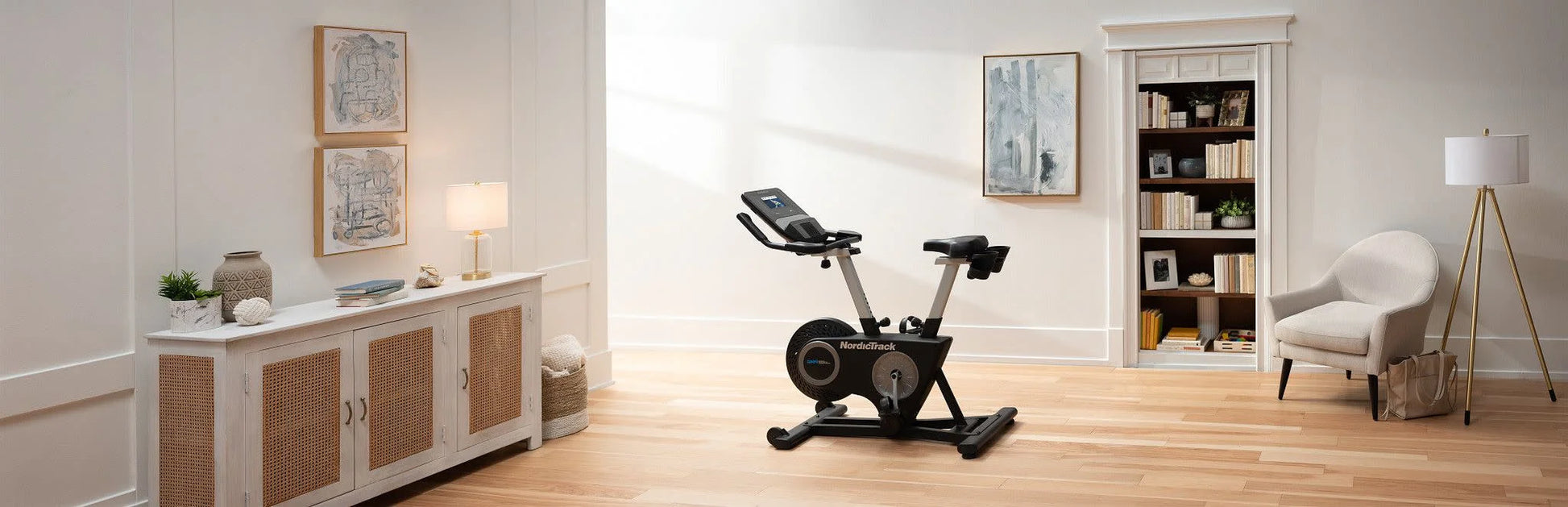 Studio Bike with 7” Smart HD Touchscreen and 30-Day Ifit Family Membership